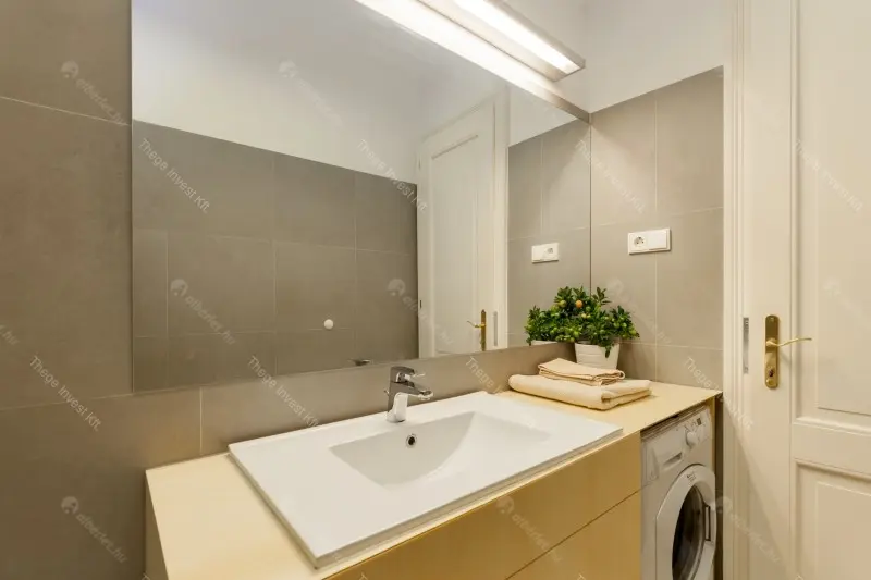 Kiadó albérlet 500000 Ft/hó áron: Budapest, V. kerület  Zoltán utca. Mérete: 80 nm, 3 szobás | Alberlet.hu - 6652438