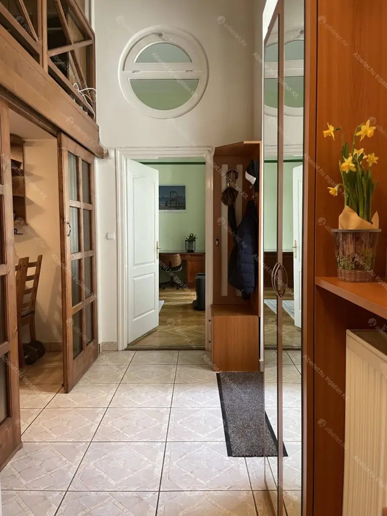 Kiadó albérlet 300000 Ft/hó áron: Budapest, V. kerület  Zrínyi utca. Mérete: 50 nm, 1 szobás | Alberlet.hu - 6643610