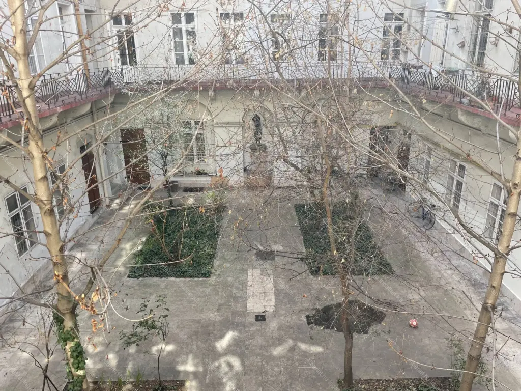 Kiadó albérlet 300000 Ft/hó áron: Budapest, V. kerület  Zrínyi utca. Mérete: 50 nm, 1 szobás | Alberlet.hu - 6643614