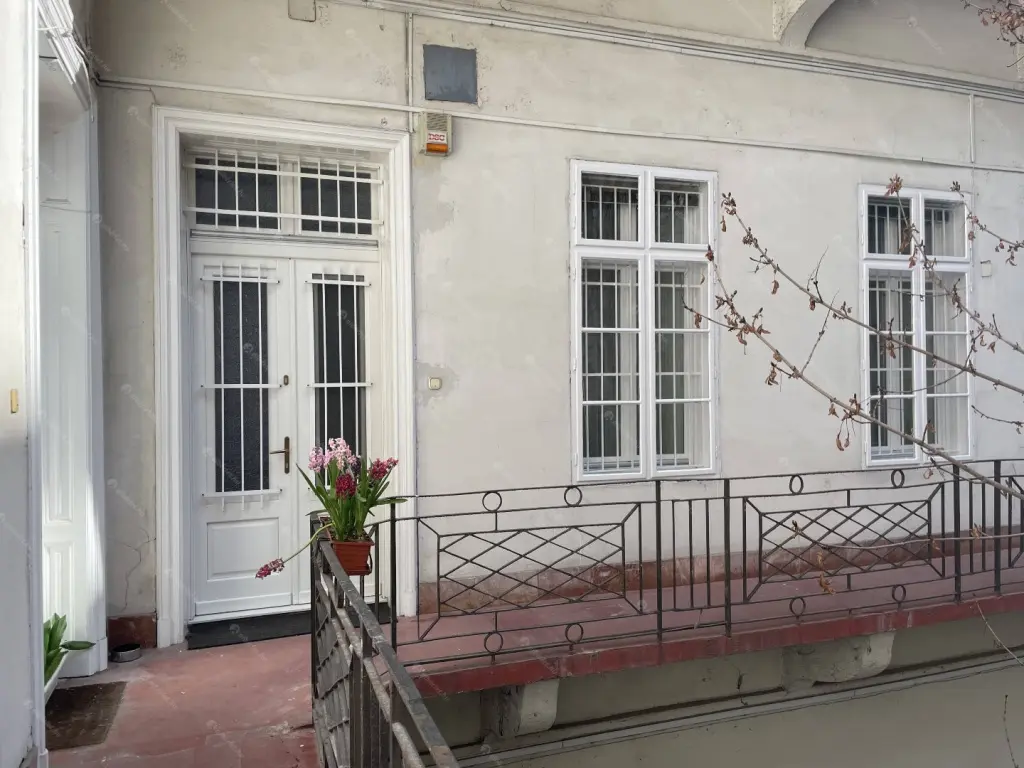 Kiadó albérlet 300000 Ft/hó áron: Budapest, V. kerület  Zrínyi utca. Mérete: 68 nm, 1 szobás | Alberlet.hu - 6639826