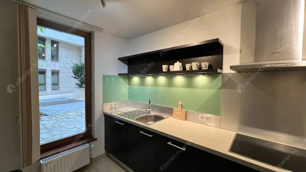 Kiadó albérlet 720000 Ft/hó áron: Budapest, VI. kerület  Andrássy út. Mérete: 106 nm, 3 szobás | Alberlet.hu - 6569284