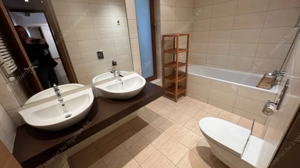 Kiadó albérlet 720000 Ft/hó áron: Budapest, VI. kerület  Andrássy út. Mérete: 106 nm, 3 szobás | Alberlet.hu - 6610604