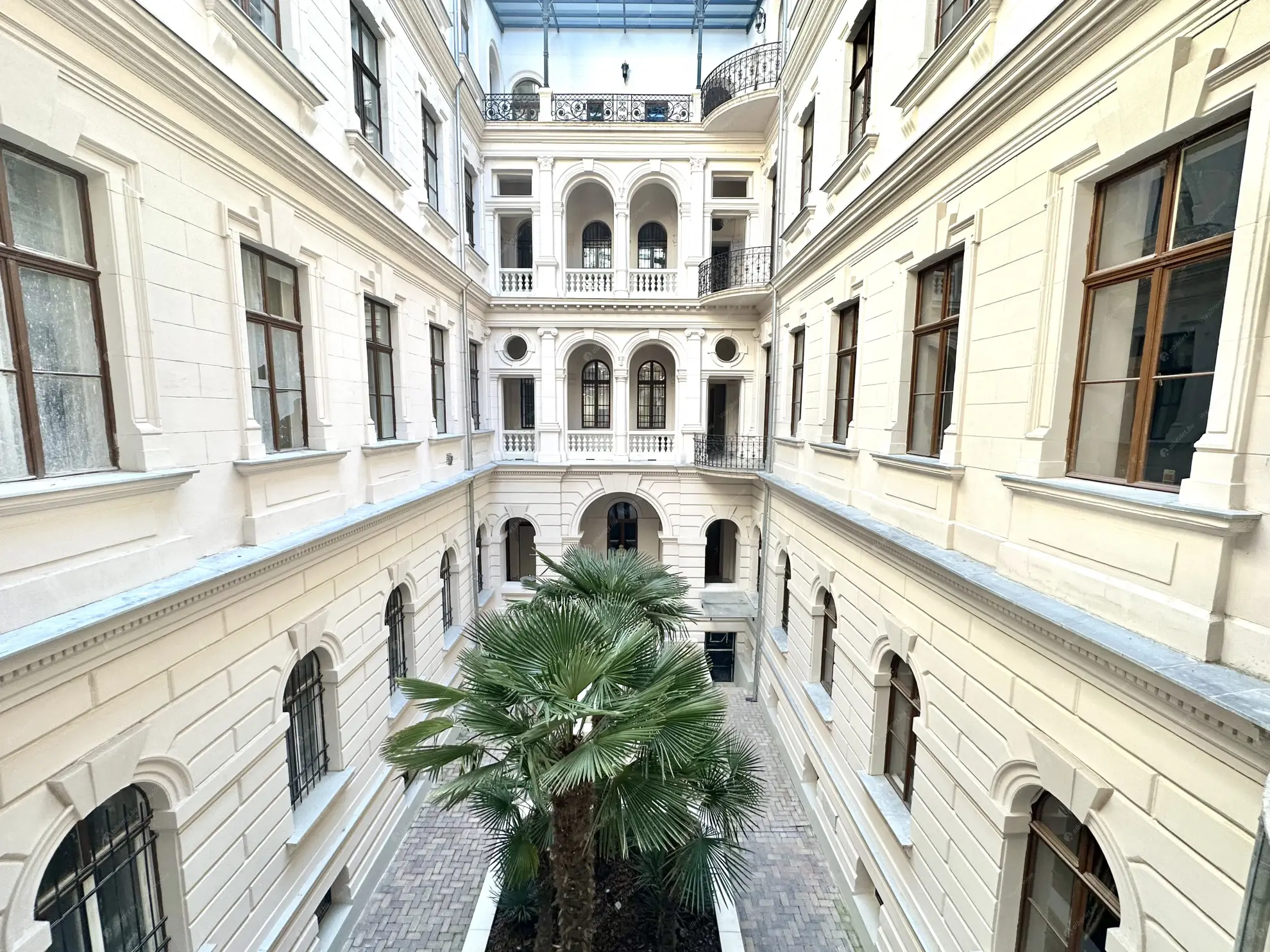 Kiadó albérlet 799000 Ft/hó áron: Budapest, VI. kerület  Andrássy út. Mérete: 108 nm, 2 szobás | Alberlet.hu - 6627657