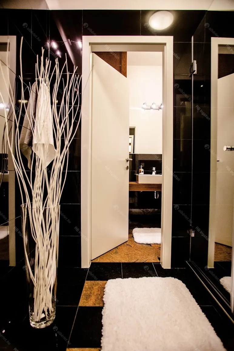 Kiadó albérlet 1054000 Ft/hó áron: Budapest, VI. kerület  Andrássy út. Mérete: 115 nm, 3 szobás | Alberlet.hu - 6698991