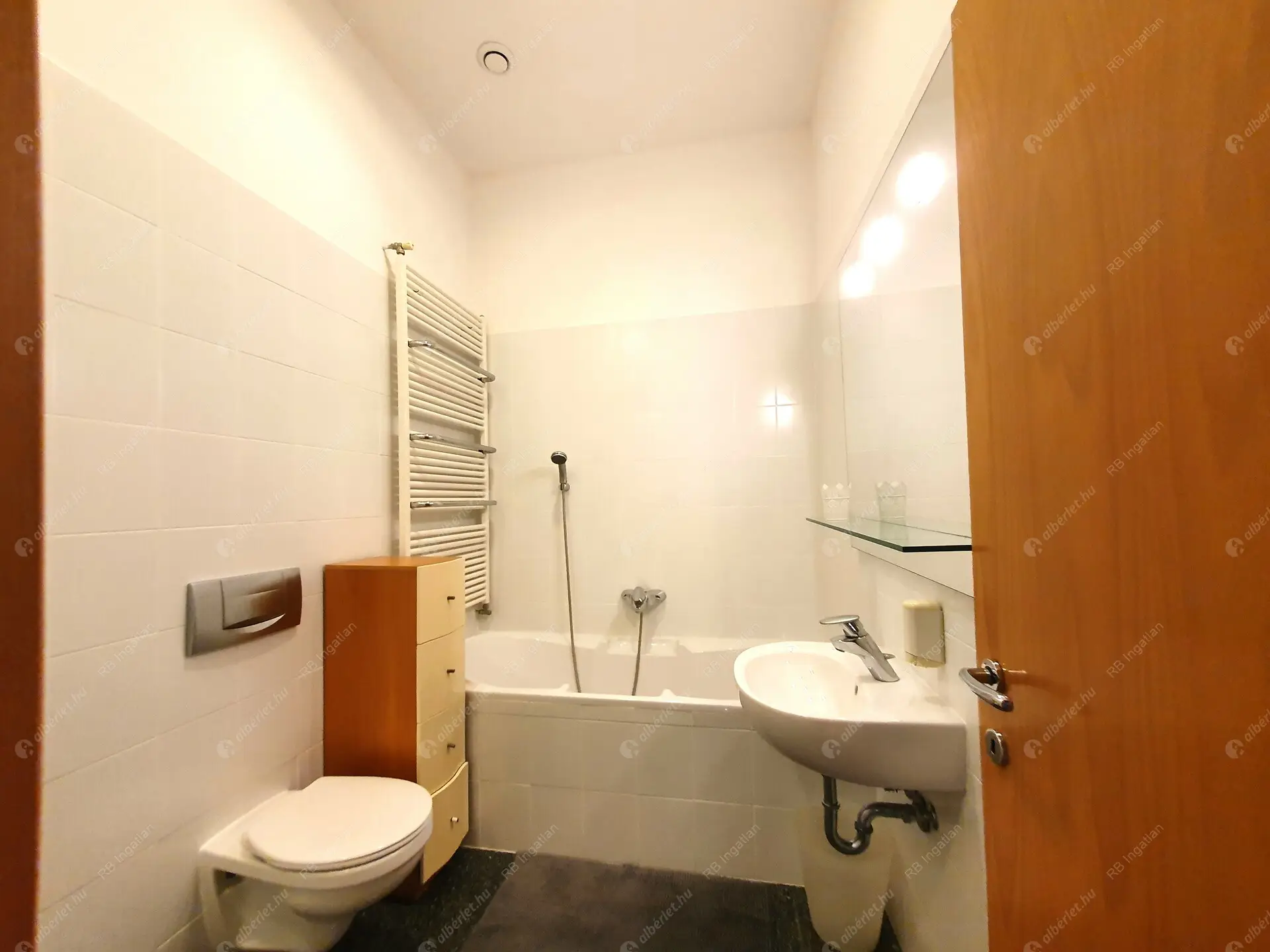 Kiadó albérlet 550000 Ft/hó áron: Budapest, VI. kerület  Andrássy út. Mérete: 120 nm, 3 szobás | Alberlet.hu - 6126140