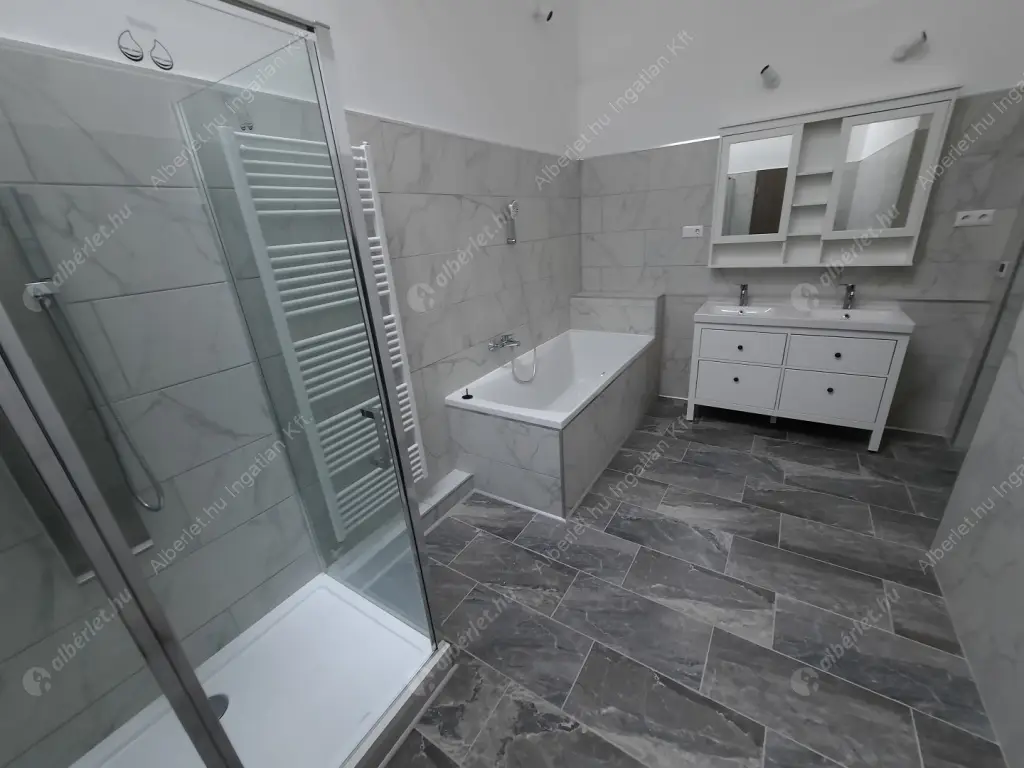 Kiadó albérlet 1104000 Ft/hó áron: Budapest, VI. kerület  Andrássy út. Mérete: 145 nm, 3 szobás | Alberlet.hu - 5862446