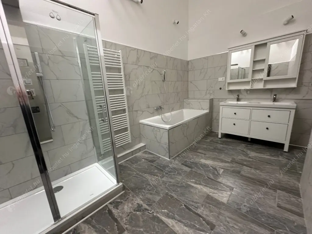 Kiadó albérlet 1119000 Ft/hó áron: Budapest, VI. kerület  Andrássy út. Mérete: 145 nm, 3 szobás | Alberlet.hu - 6615253