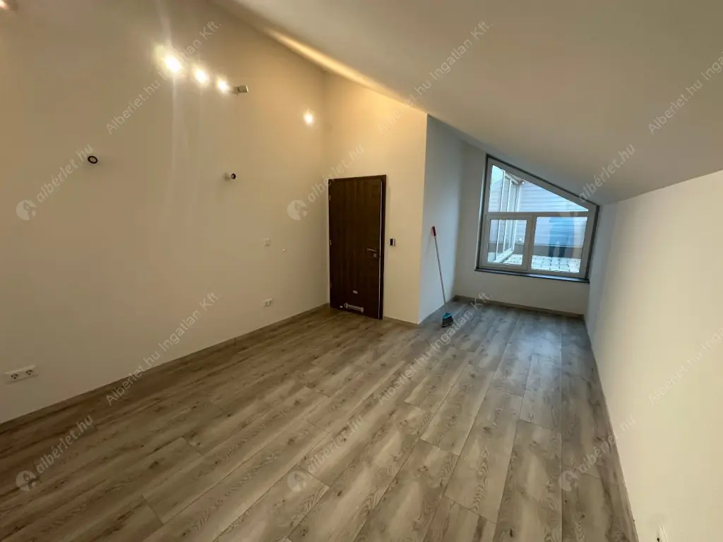 Kiadó albérlet 1119000 Ft/hó áron: Budapest, VI. kerület  Andrássy út. Mérete: 145 nm, 3 szobás | Alberlet.hu - 6615257