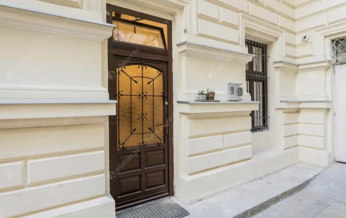 Kiadó albérlet 235000 Ft/hó áron: Budapest, VI. kerület  Andrássy út. Mérete: 20 nm, 1 szobás | Alberlet.hu - 6576107