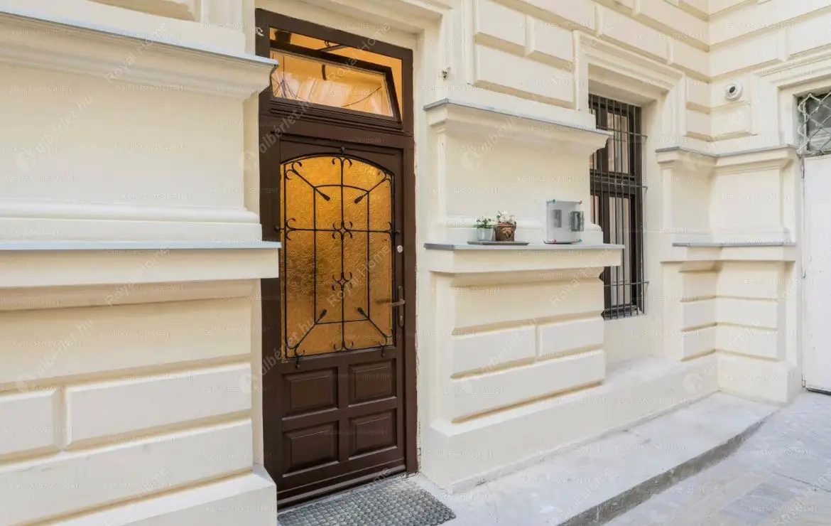 Kiadó albérlet 238000 Ft/hó áron: Budapest, VI. kerület  Andrássy út. Mérete: 20 nm, 1 szobás | Alberlet.hu - 6583110