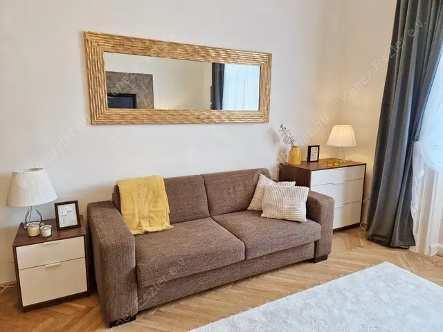 Kiadó albérlet 279000 Ft/hó áron: Budapest, VI. kerület  Andrássy út. Mérete: 40 nm, 1 szobás | Alberlet.hu - 6261339