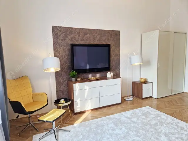 Kiadó albérlet 279000 Ft/hó áron: Budapest, VI. kerület  Andrássy út. Mérete: 40 nm, 1 szobás | Alberlet.hu - 6261342