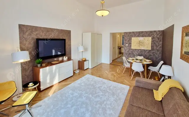 Kiadó albérlet 279000 Ft/hó áron: Budapest, VI. kerület  Andrássy út. Mérete: 40 nm, 1 szobás | Alberlet.hu - 6261344