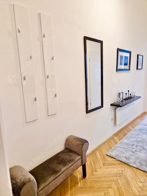 Kiadó albérlet 279000 Ft/hó áron: Budapest, VI. kerület  Andrássy út. Mérete: 40 nm, 1 szobás | Alberlet.hu - 6261346