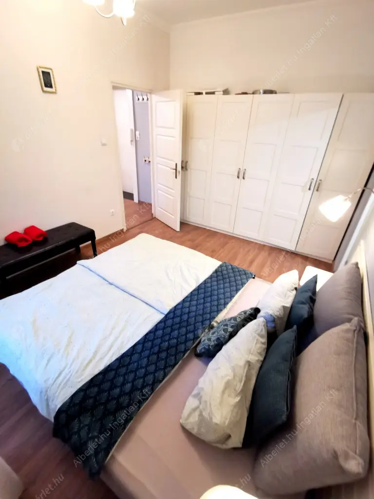 Kiadó albérlet 275000 Ft/hó áron: Budapest, VI. kerület  Andrássy út. Mérete: 40 nm, 1 szobás | Alberlet.hu - 6583017