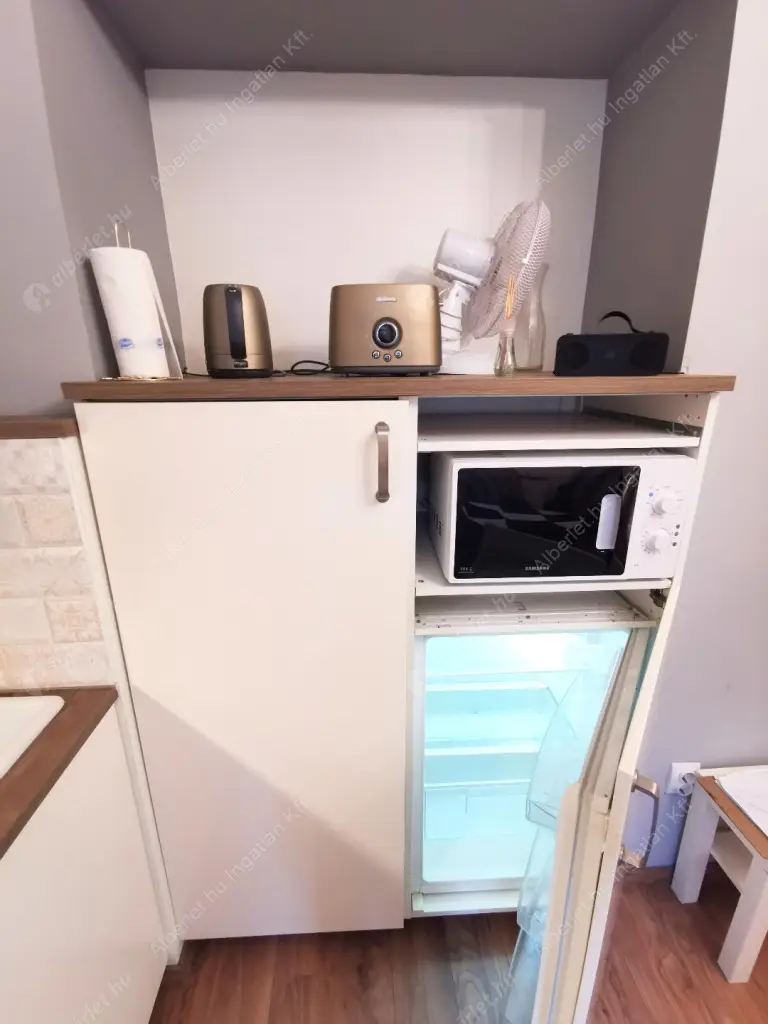 Kiadó albérlet 245000 Ft/hó áron: Budapest, VI. kerület  Andrássy út. Mérete: 40 nm, 1 szobás | Alberlet.hu - 6631809