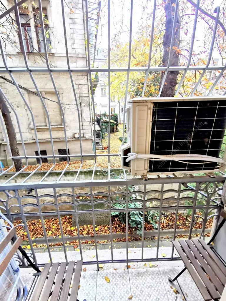 Kiadó albérlet 245000 Ft/hó áron: Budapest, VI. kerület  Andrássy út. Mérete: 40 nm, 1 szobás | Alberlet.hu - 6631812