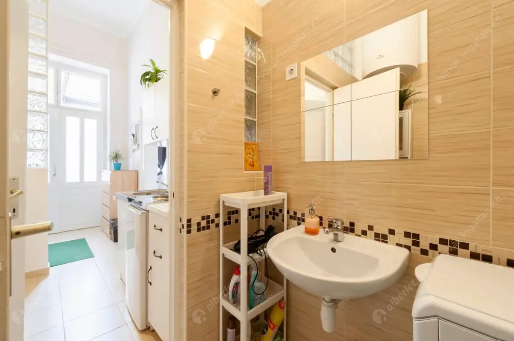 Kiadó albérlet 230000 Ft/hó áron: Budapest, VI. kerület  Andrássy út. Mérete: 42 nm, 1 szobás | Alberlet.hu - 6630598