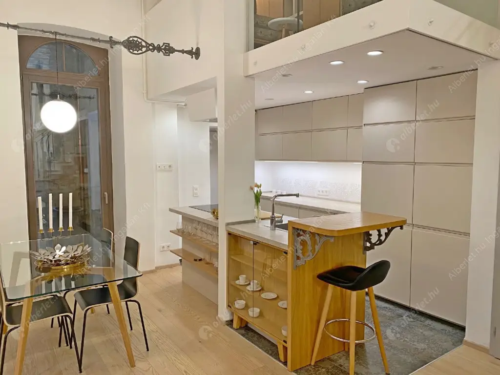 Kiadó albérlet 360000 Ft/hó áron: Budapest, VI. kerület  Andrássy út. Mérete: 51 nm, 1 szobás | Alberlet.hu - 6519425