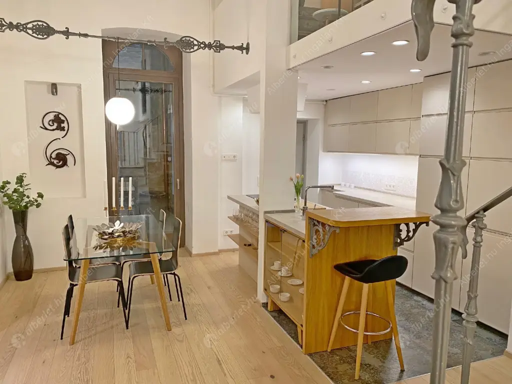 Kiadó albérlet 360000 Ft/hó áron: Budapest, VI. kerület  Andrássy út. Mérete: 51 nm, 1 szobás | Alberlet.hu - 6519428