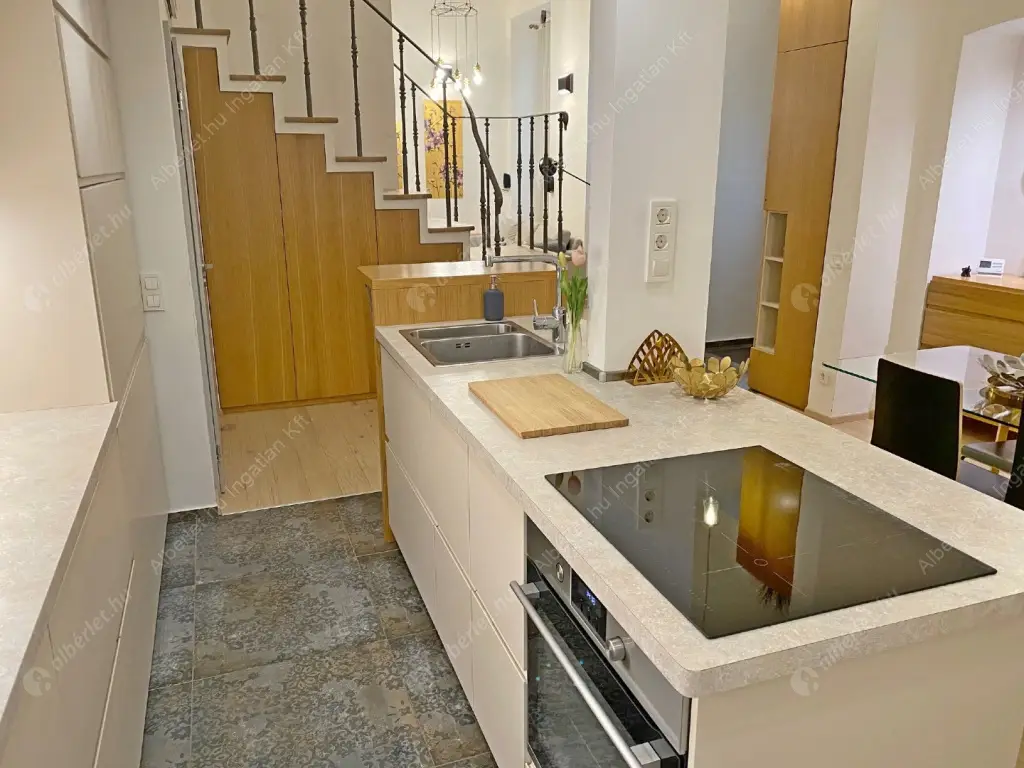 Kiadó albérlet 360000 Ft/hó áron: Budapest, VI. kerület  Andrássy út. Mérete: 51 nm, 1 szobás | Alberlet.hu - 6519438