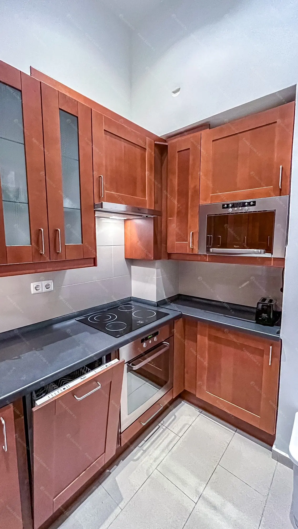 Kiadó albérlet 550000 Ft/hó áron: Budapest, VI. kerület  Andrássy út. Mérete: 65 nm, 2 szobás | Alberlet.hu - 6685977