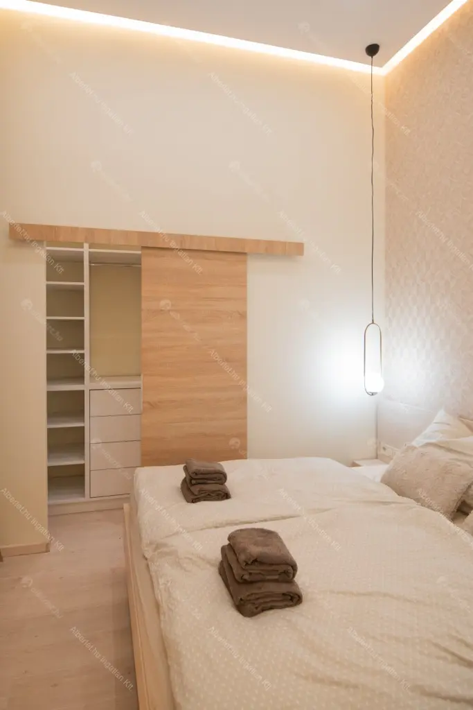 Kiadó albérlet 400000 Ft/hó áron: Budapest, VI. kerület  Andrássy út. Mérete: 65 nm, 2 szobás | Alberlet.hu - 6657753