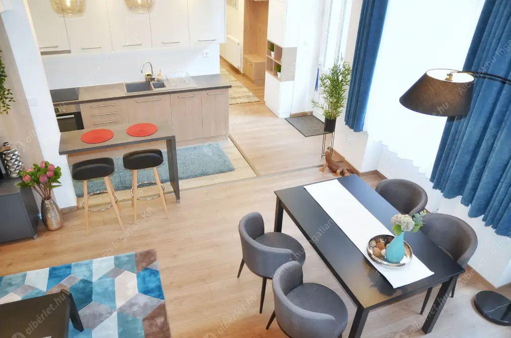 Kiadó albérlet 380000 Ft/hó áron: Budapest, VI. kerület  Andrássy út. Mérete: 70 nm, 2 szobás | Alberlet.hu - 6519756