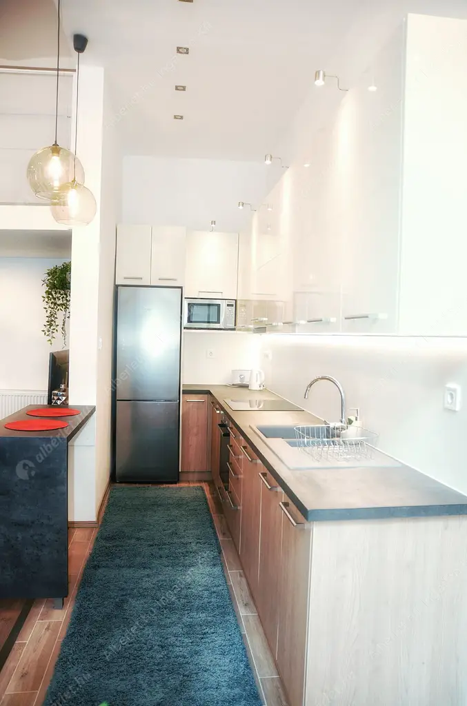 Kiadó albérlet 380000 Ft/hó áron: Budapest, VI. kerület  Andrássy út. Mérete: 70 nm, 2 szobás | Alberlet.hu - 6519762