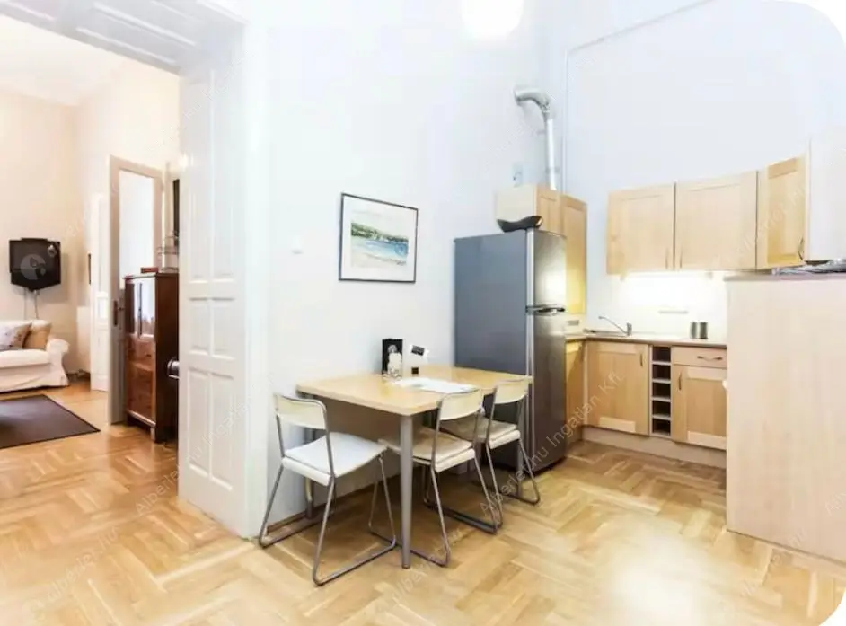 Kiadó albérlet 330000 Ft/hó áron: Budapest, VI. kerület  Andrássy út. Mérete: 75 nm, 2 szobás | Alberlet.hu - 6541014