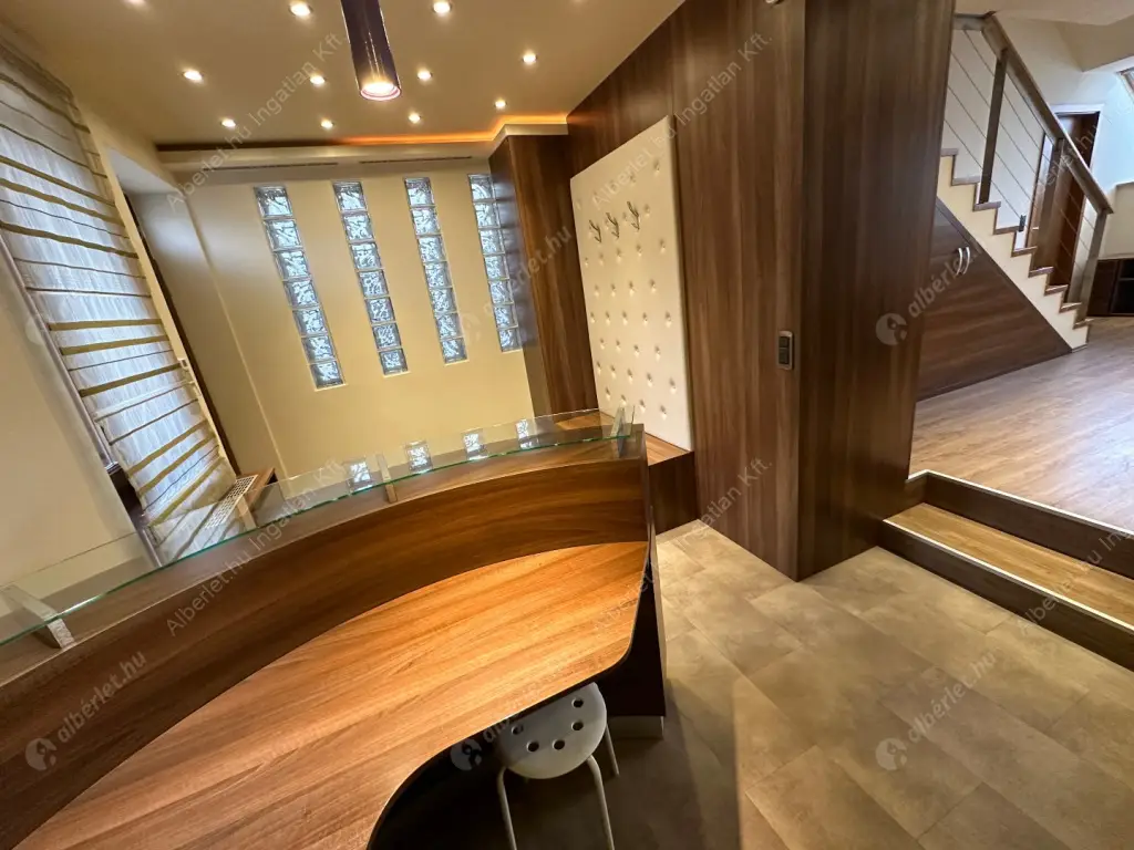 Kiadó albérlet 360000 Ft/hó áron: Budapest, VI. kerület  Andrássy út. Mérete: 75 nm, 3 szobás | Alberlet.hu - 6518592