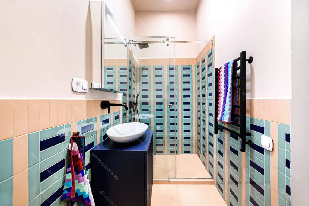 Kiadó albérlet 989000 Ft/hó áron: Budapest, VI. kerület  Andrássy út. Mérete: 77 nm, 3 szobás | Alberlet.hu - 6687365