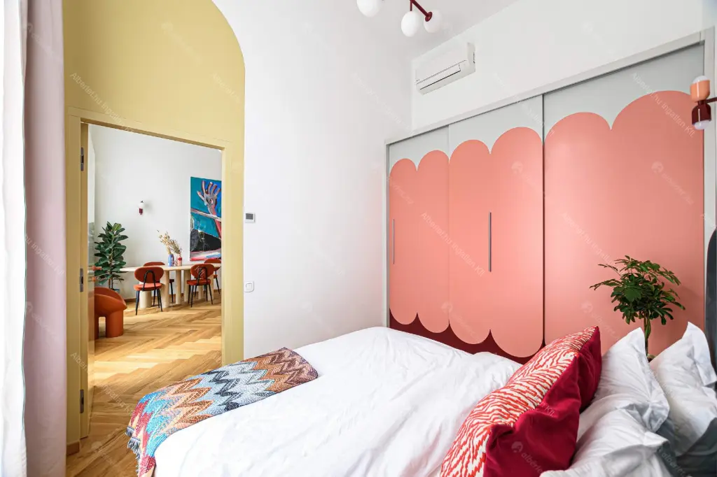 Kiadó albérlet 929000 Ft/hó áron: Budapest, VI. kerület  Andrássy út. Mérete: 77 nm, 3 szobás | Alberlet.hu - 6691216