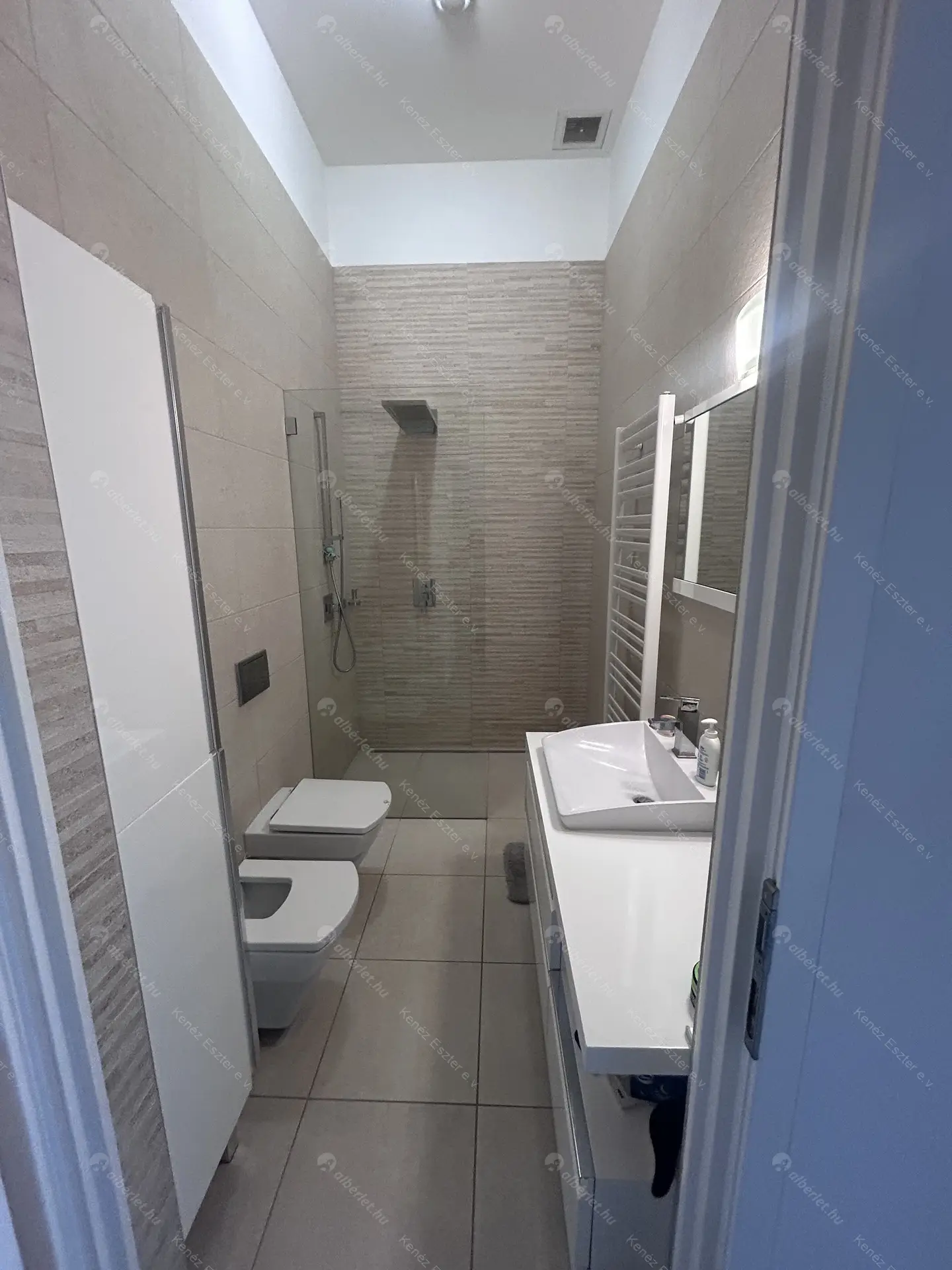 Kiadó albérlet 790000 Ft/hó áron: Budapest, VI. kerület  Andrássy út. Mérete: 80 nm, 2 szobás | Alberlet.hu - 6491470