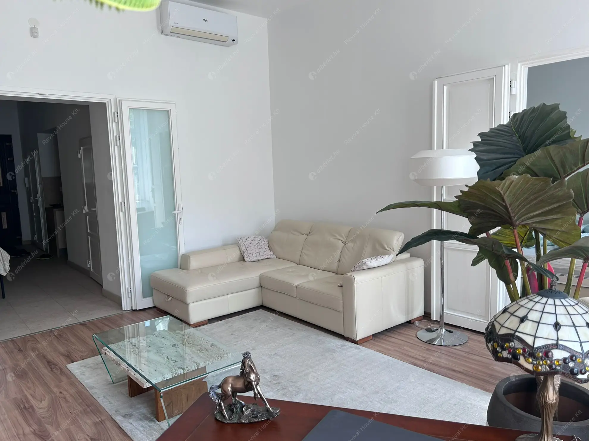 Kiadó albérlet 722000 Ft/hó áron: Budapest, VI. kerület  Andrássy út. Mérete: 80 nm, 3 szobás | Alberlet.hu - 6625123