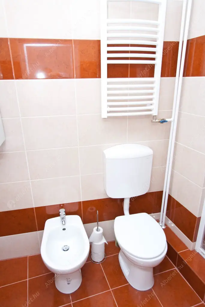 Kiadó albérlet 359000 Ft/hó áron: Budapest, VI. kerület  Andrássy út. Mérete: 80 nm, 3 szobás | Alberlet.hu - 6625719