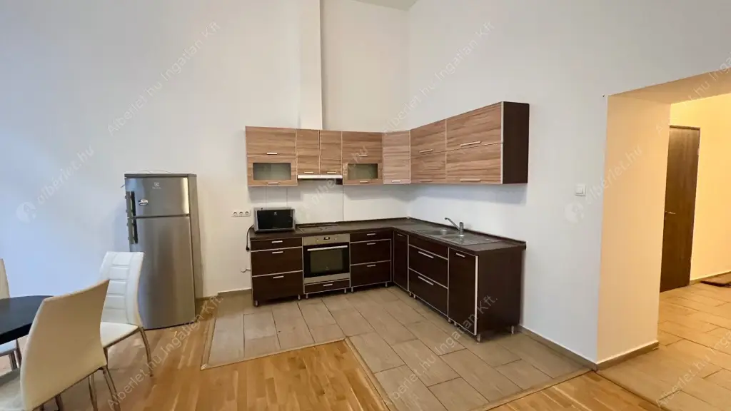 Kiadó albérlet 370000 Ft/hó áron: Budapest, VI. kerület  Andrássy út. Mérete: 90 nm, 3 szobás | Alberlet.hu - 6614114