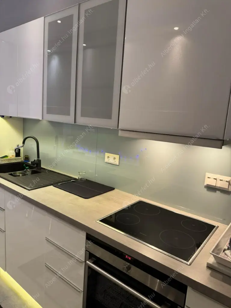 Kiadó albérlet 850000 Ft/hó áron: Budapest, VI. kerület  Andrássy út. Mérete: 97 nm, 3 szobás | Alberlet.hu - 6559290