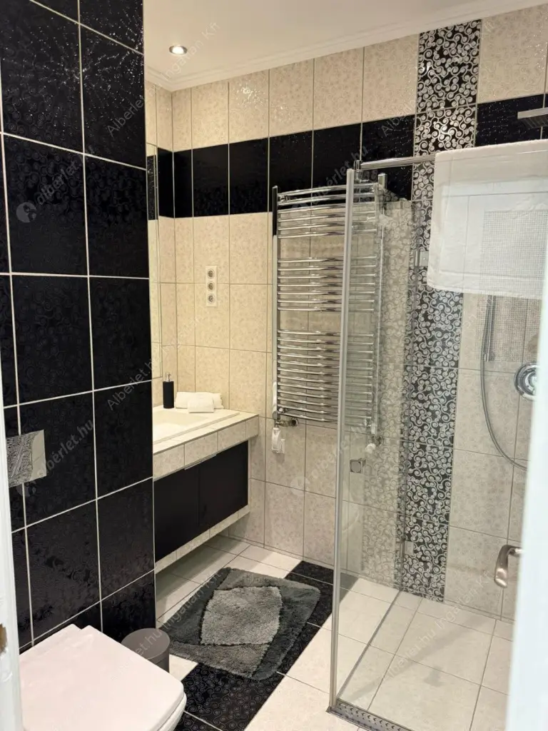 Kiadó albérlet 850000 Ft/hó áron: Budapest, VI. kerület  Andrássy út. Mérete: 97 nm, 3 szobás | Alberlet.hu - 6559292