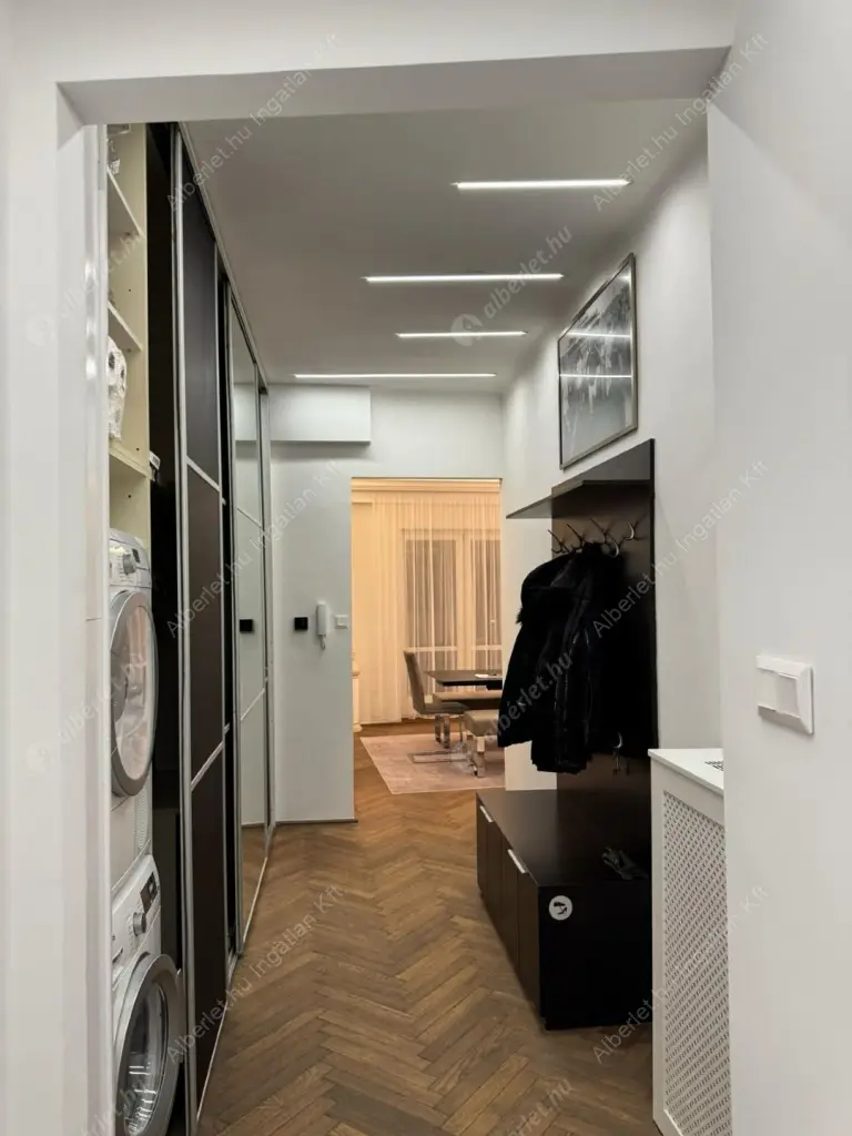 Kiadó albérlet 850000 Ft/hó áron: Budapest, VI. kerület  Andrássy út. Mérete: 97 nm, 3 szobás | Alberlet.hu - 6559294