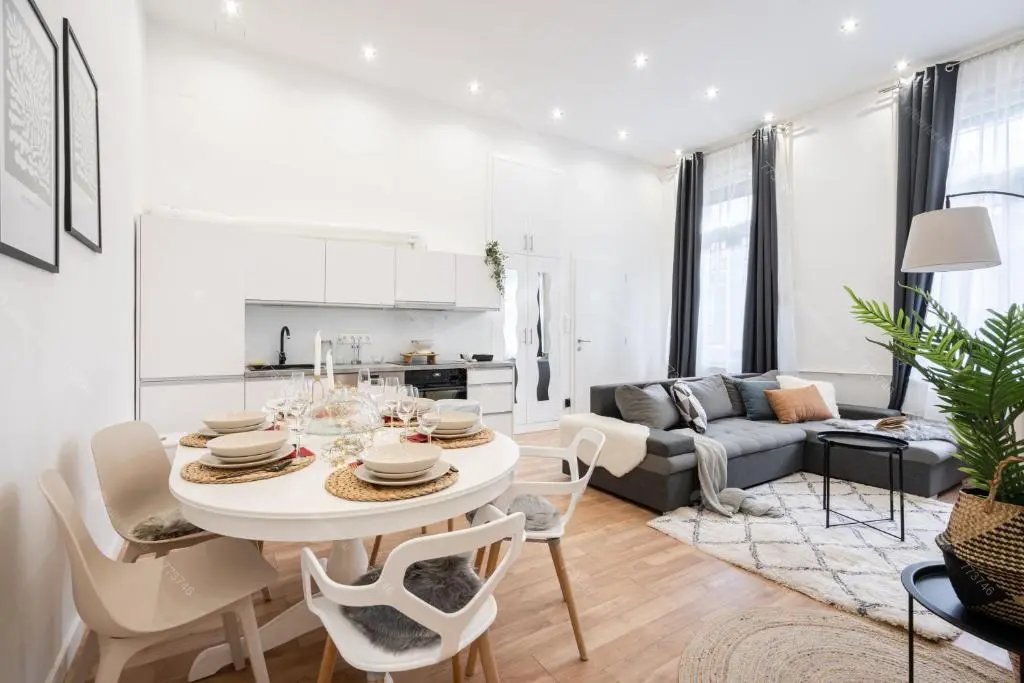 Kiadó albérlet 250000 Ft/hó áron: Budapest, VI. kerület   Anker köz . Mérete: 20 nm,  szobás | Alberlet.hu - 6636230