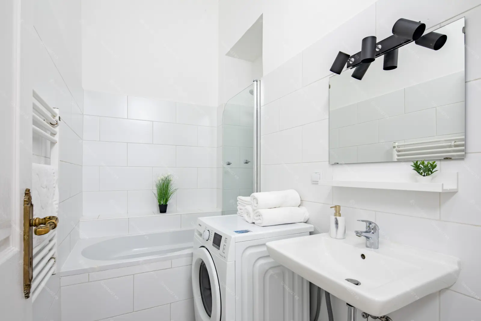 Kiadó albérlet 650000 Ft/hó áron: Budapest, VI. kerület  Anker köz. Mérete: 110 nm, 5 szobás | Alberlet.hu - 6661459