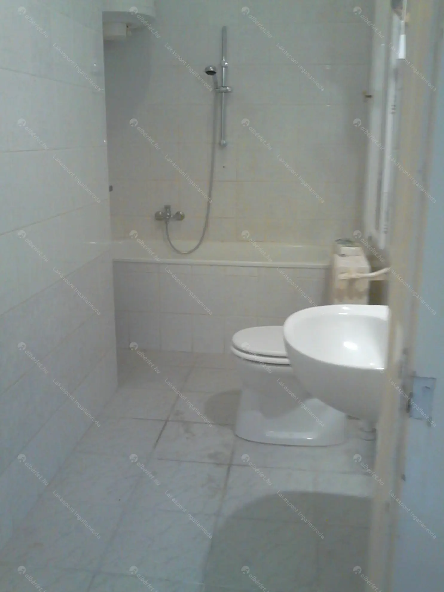 Kiadó albérlet 286000 Ft/hó áron: Budapest, VI. kerület  Anker köz. Mérete: 80 nm, 3 szobás | Alberlet.hu - 6592099