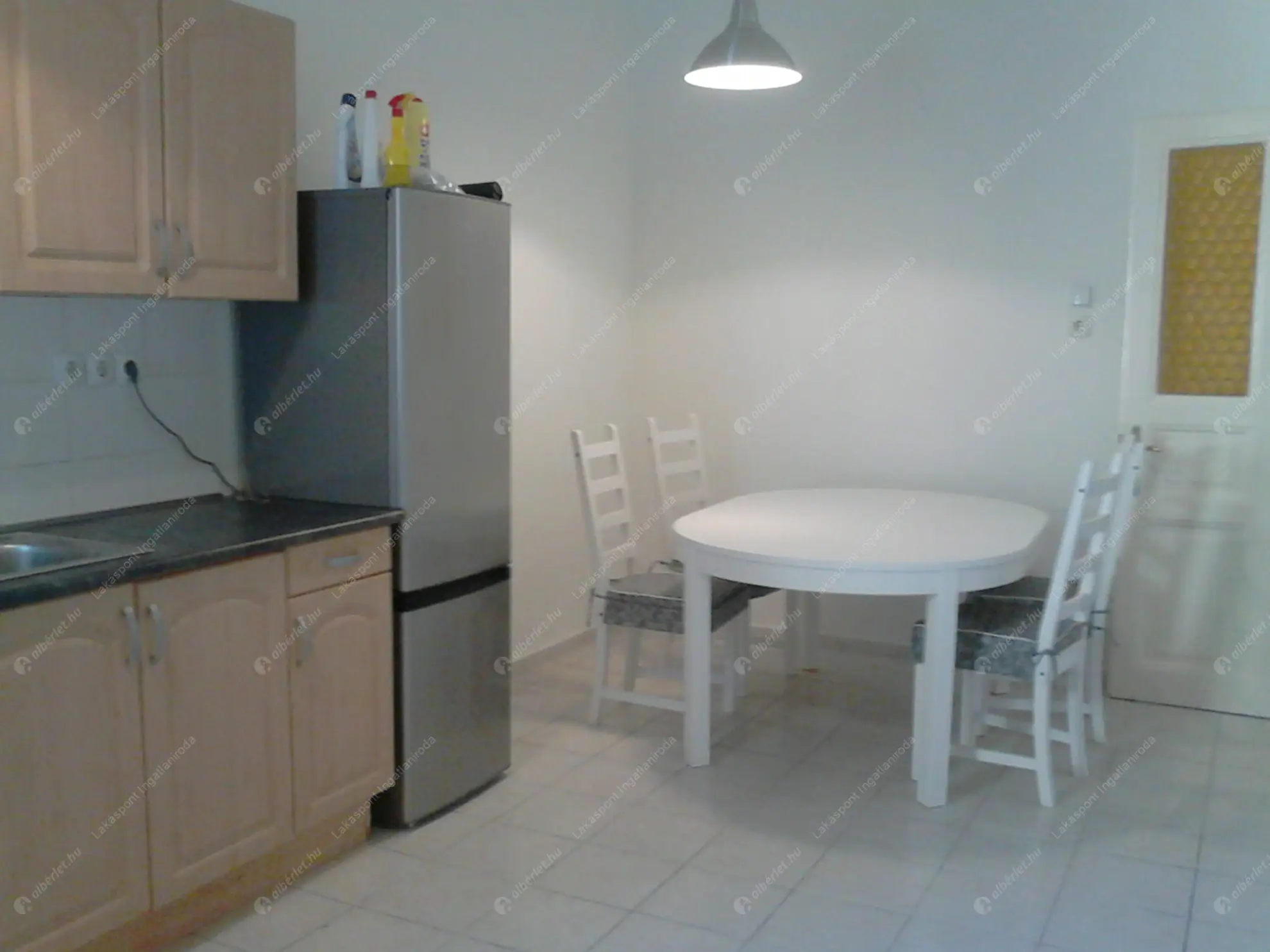 Kiadó albérlet 293000 Ft/hó áron: Budapest, VI. kerület  Anker köz. Mérete: 80 nm, 3 szobás | Alberlet.hu - 6607889