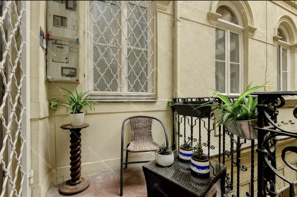 Kiadó albérlet 300000 Ft/hó áron: Budapest, VI. kerület  Aradi utca. Mérete: 49 nm, 1 szobás | Alberlet.hu - 6647350