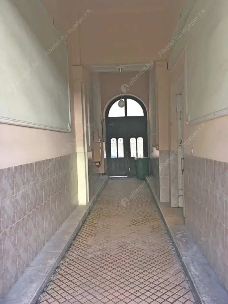 Kiadó albérlet 280000 Ft/hó áron: Budapest, VI. kerület  Aradi utca. Mérete: 67 nm, 3 szobás | Alberlet.hu - 6606911