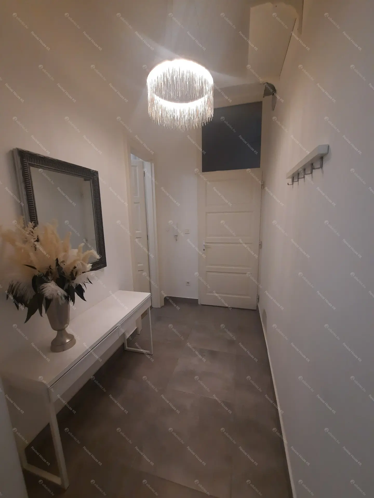 Kiadó albérlet 428000 Ft/hó áron: Budapest, VI. kerület  Aradi utca. Mérete: 92 nm, 3 szobás | Alberlet.hu - 6134072