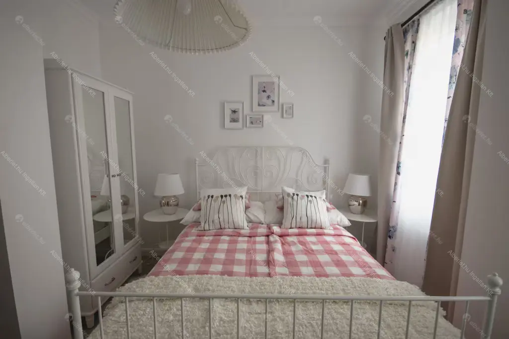 Kiadó albérlet 467000 Ft/hó áron: Budapest, VI. kerület  Bajcsy-Zsilinszky köz. Mérete: 78 nm, 2 szobás | Alberlet.hu - 6688877