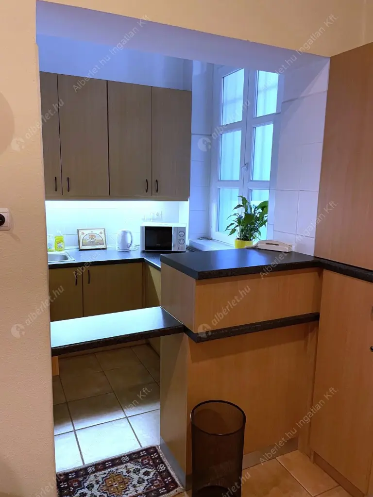 Kiadó albérlet 350000 Ft/hó áron: Budapest, VI. kerület  Bajcsy-Zsilinszky út. Mérete: 106 nm, 3 szobás | Alberlet.hu - 6605061