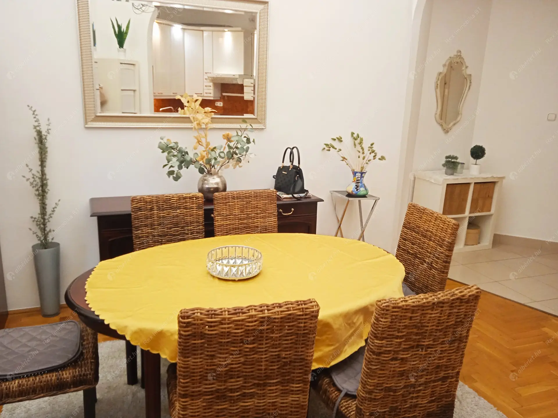 Kiadó albérlet 505000 Ft/hó áron: Budapest, VI. kerület  Bajcsy-Zsilinszky út. Mérete: 140 nm, 4 szobás | Alberlet.hu - 6425914